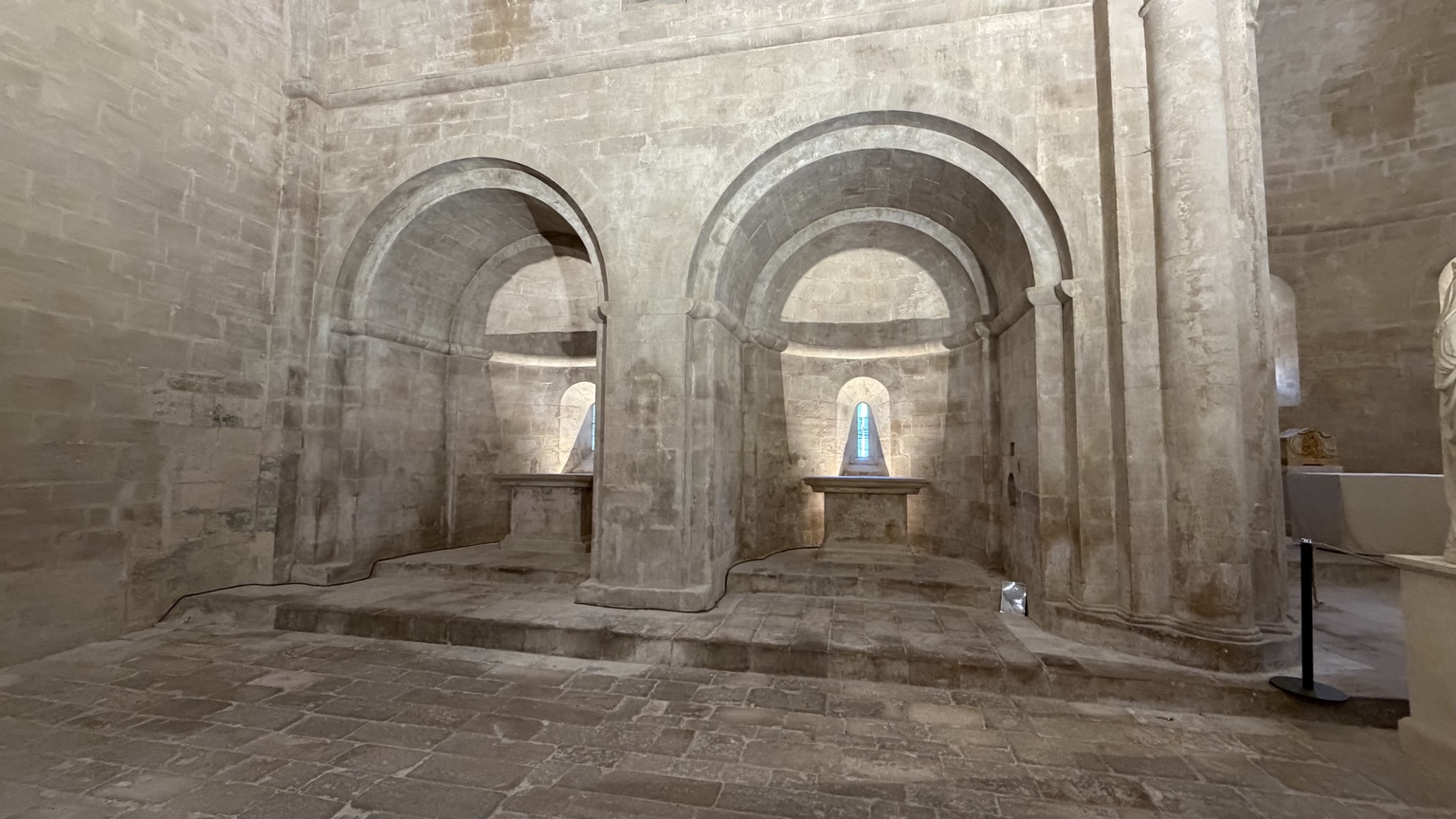 Romaanse zijkapellen in de abdijkerk